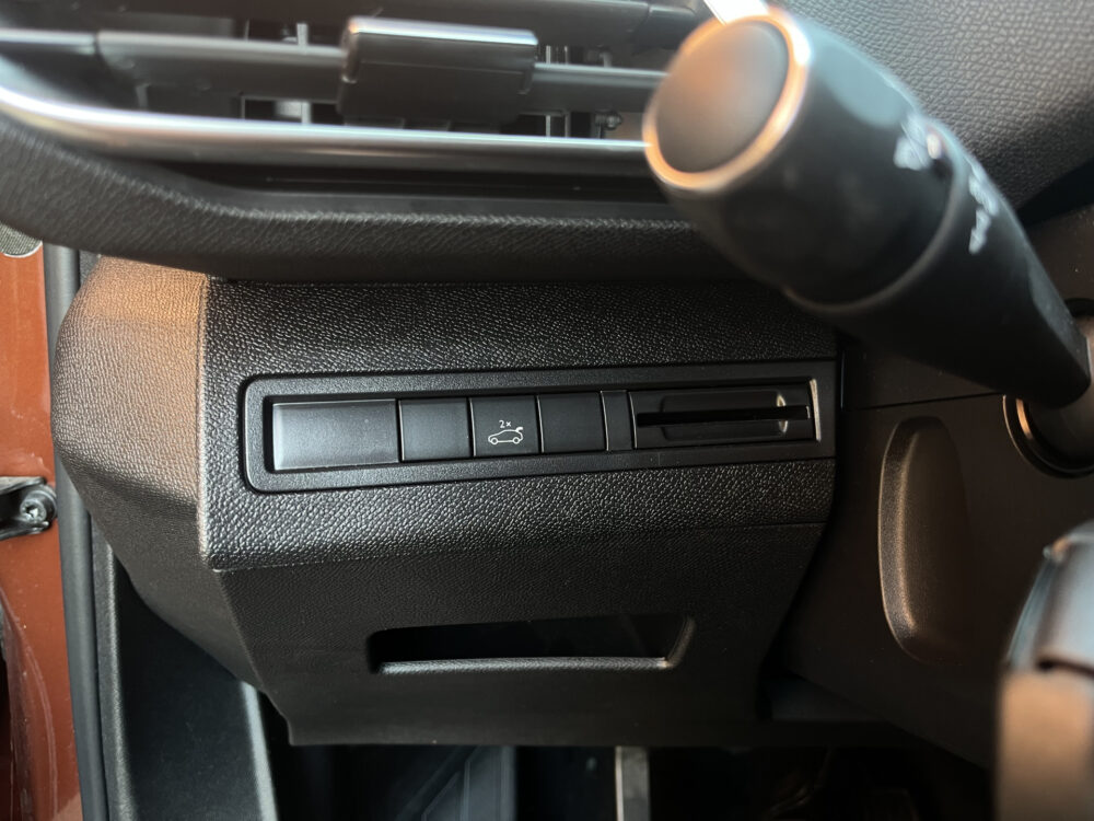 Peugeot 3008 1.2 PureTech GT Line // FUL LED // KEYLESS // ELEK. KLEP // LEDER // CAMERA // NAVI+CARPLAY // 19