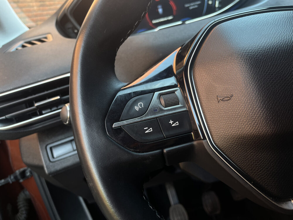 Peugeot 3008 1.2 PureTech GT Line // FUL LED // KEYLESS // ELEK. KLEP // LEDER // CAMERA // NAVI+CARPLAY // 20