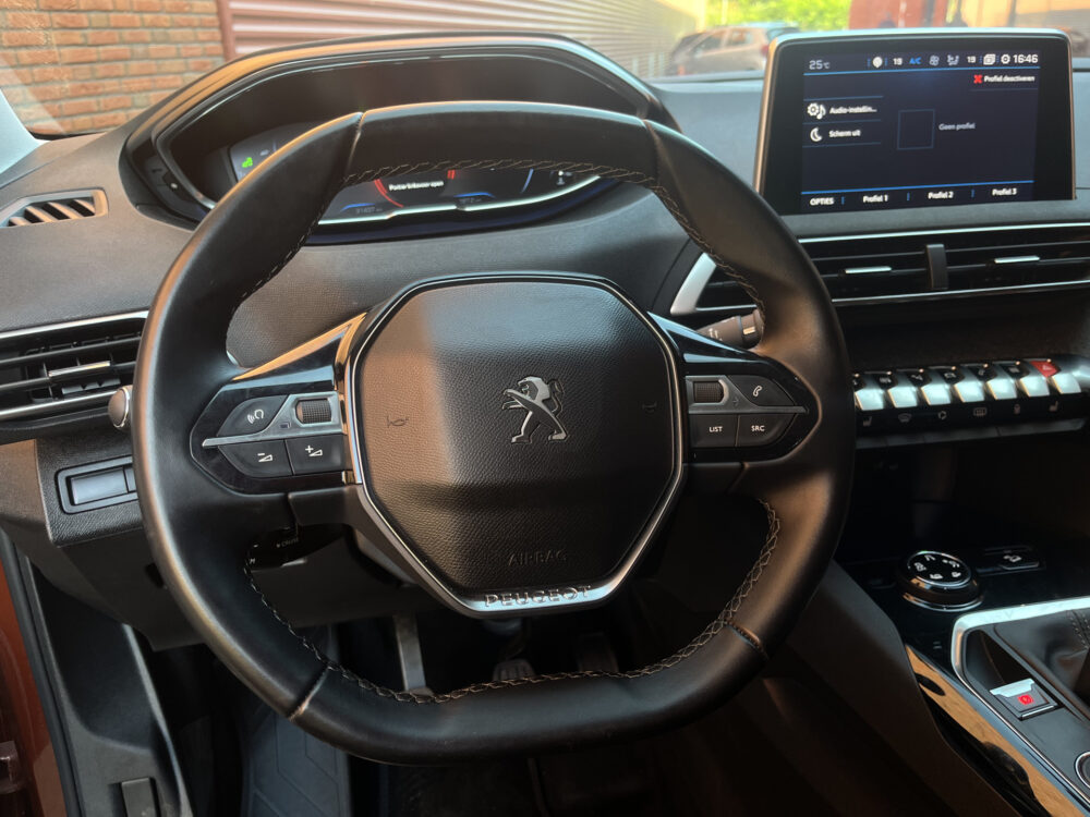 Peugeot 3008 1.2 PureTech GT Line // FUL LED // KEYLESS // ELEK. KLEP // LEDER // CAMERA // NAVI+CARPLAY // 21