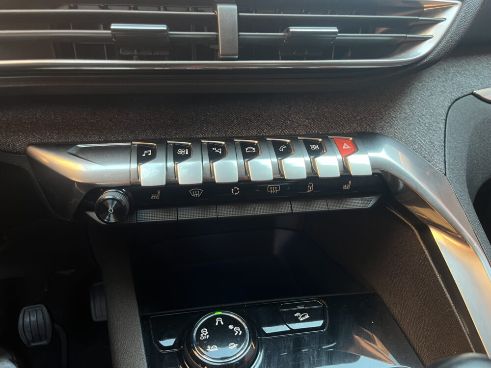 Peugeot 3008 1.2 PureTech GT Line // FUL LED // KEYLESS // ELEK. KLEP // LEDER // CAMERA // NAVI+CARPLAY // 25