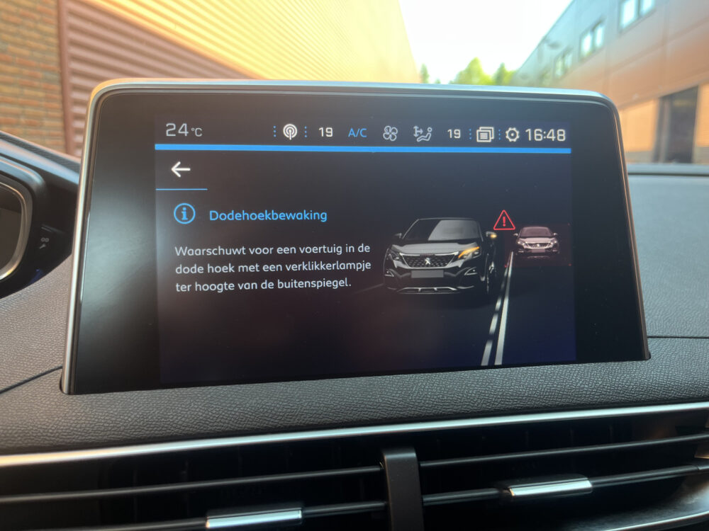 Peugeot 3008 1.2 PureTech GT Line // FUL LED // KEYLESS // ELEK. KLEP // LEDER // CAMERA // NAVI+CARPLAY // 32