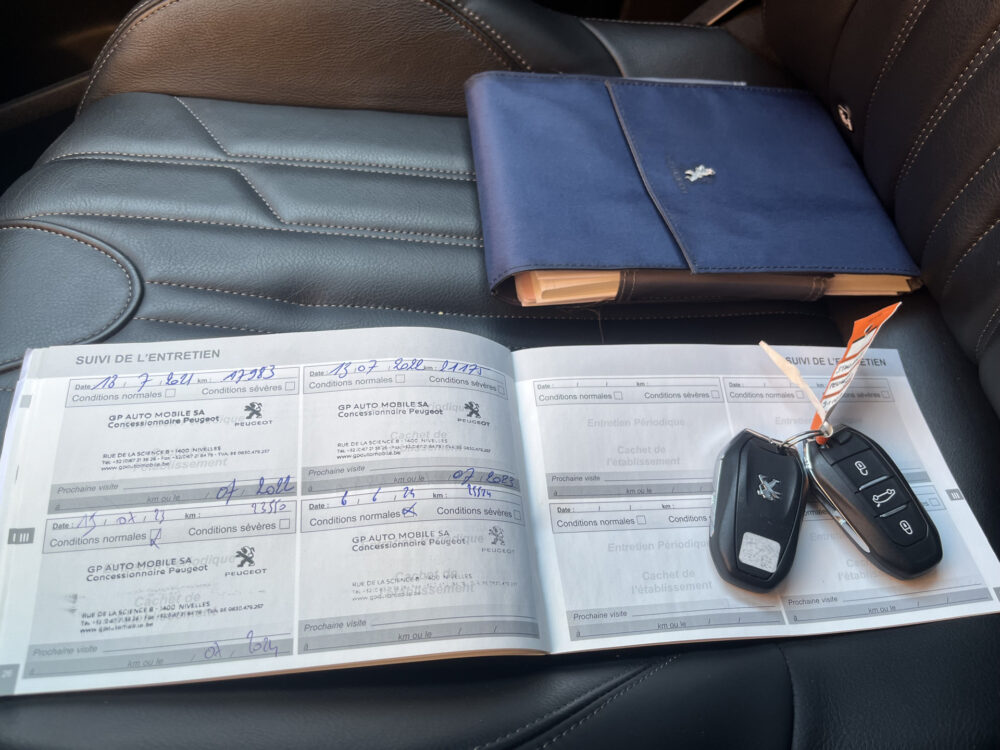 Peugeot 3008 1.2 PureTech GT Line // FUL LED // KEYLESS // ELEK. KLEP // LEDER // CAMERA // NAVI+CARPLAY // 9