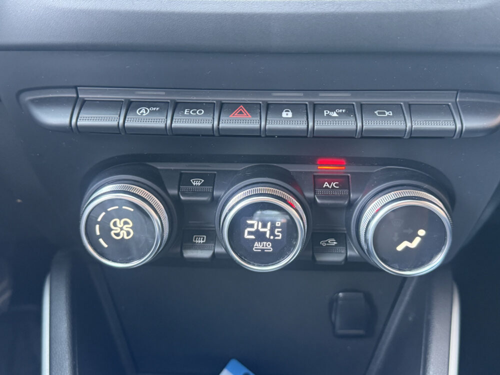 Dacia Duster 1.3 TCe Prestige // 360 CAMERA // DODEHOEK // CLIMA // CRUISE // NAVI+CARPLAY // 17