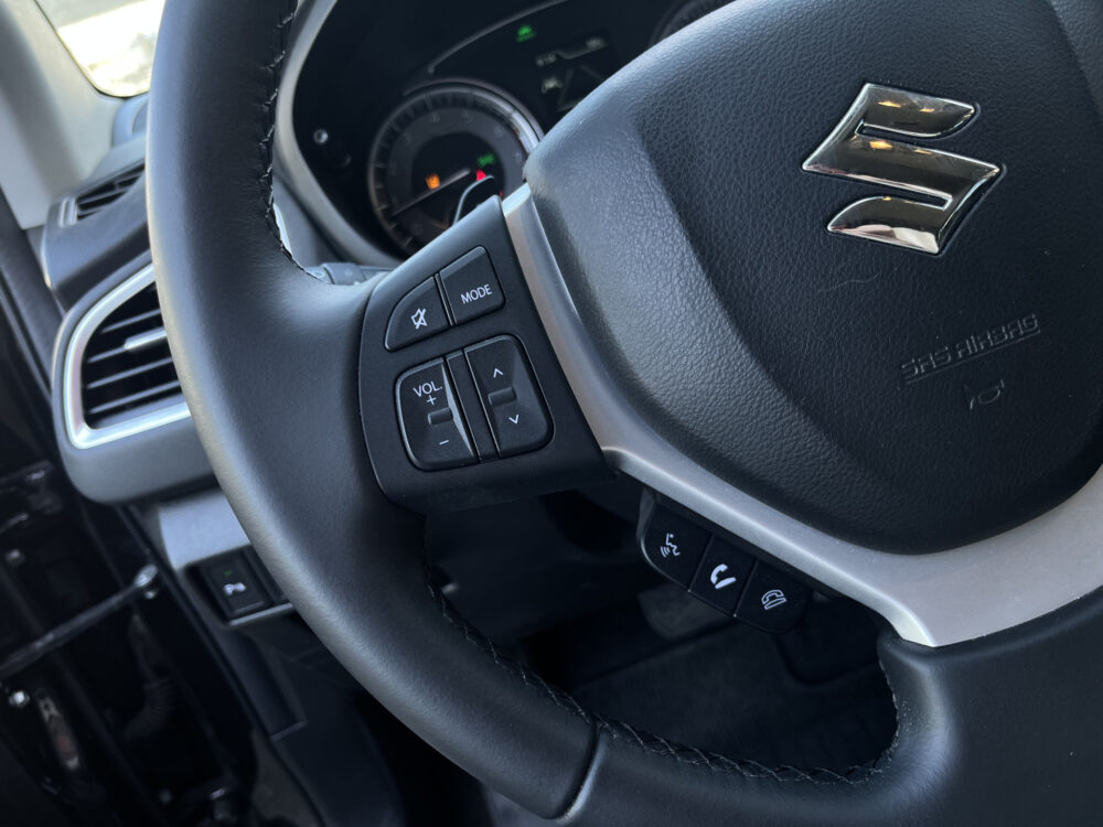 Suzuki S-Cross 1.5 Hybrid Style // ADAPT. CRUISE // DODEHOEK // STOELVERWARMING // CAMERA // APPLE-ANDROID AUTO // KEYLESS // 21