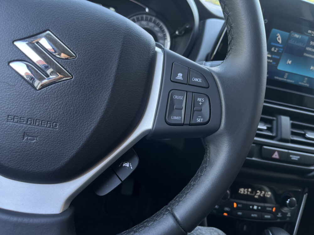 Suzuki S-Cross 1.5 Hybrid Style // ADAPT. CRUISE // DODEHOEK // STOELVERWARMING // CAMERA // APPLE-ANDROID AUTO // KEYLESS // 34