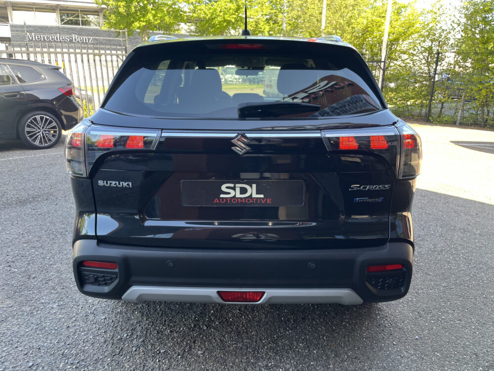Suzuki S-Cross 1.5 Hybrid Style // ADAPT. CRUISE // DODEHOEK // STOELVERWARMING // CAMERA // APPLE-ANDROID AUTO // KEYLESS // 4