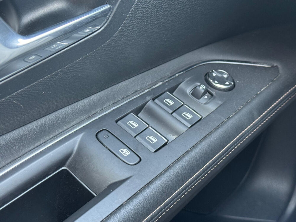 Peugeot 3008 1.6 HYbrid 225 GT // SCHUIF-KANTELDAK // ADAPT. CRUISE // DODEHOEK // ELEK. ACHTERKLEP // 360 CAMERA // NAVI+CARPLAY // 15