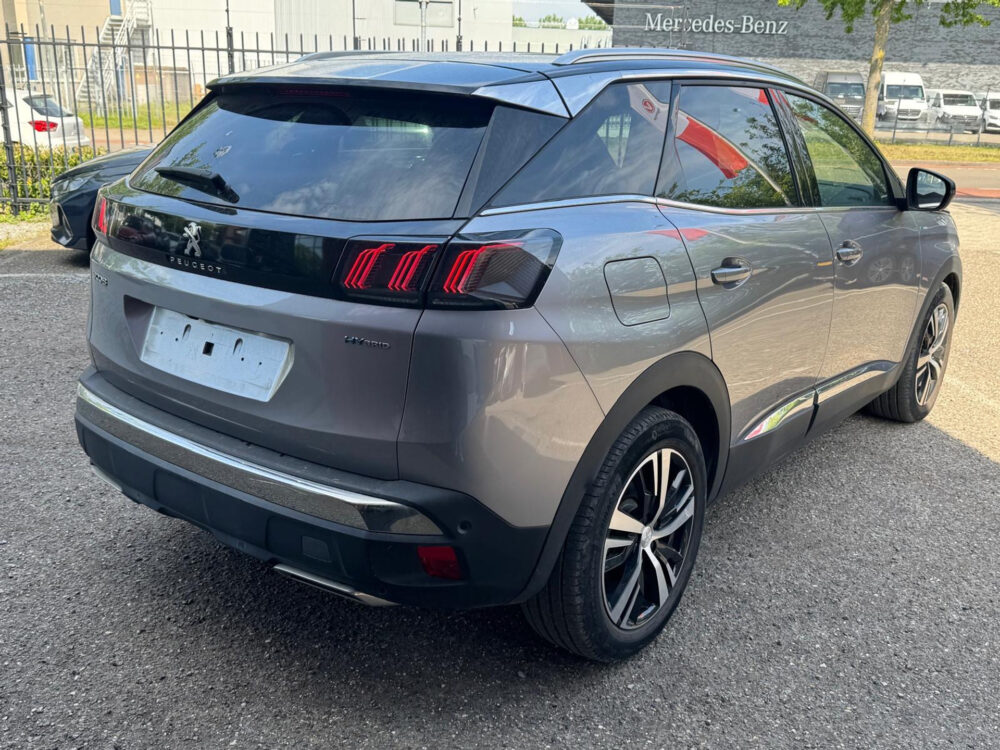 Peugeot 3008 1.6 HYbrid 225 GT // SCHUIF-KANTELDAK // ADAPT. CRUISE // DODEHOEK // ELEK. ACHTERKLEP // 360 CAMERA // NAVI+CARPLAY // 20