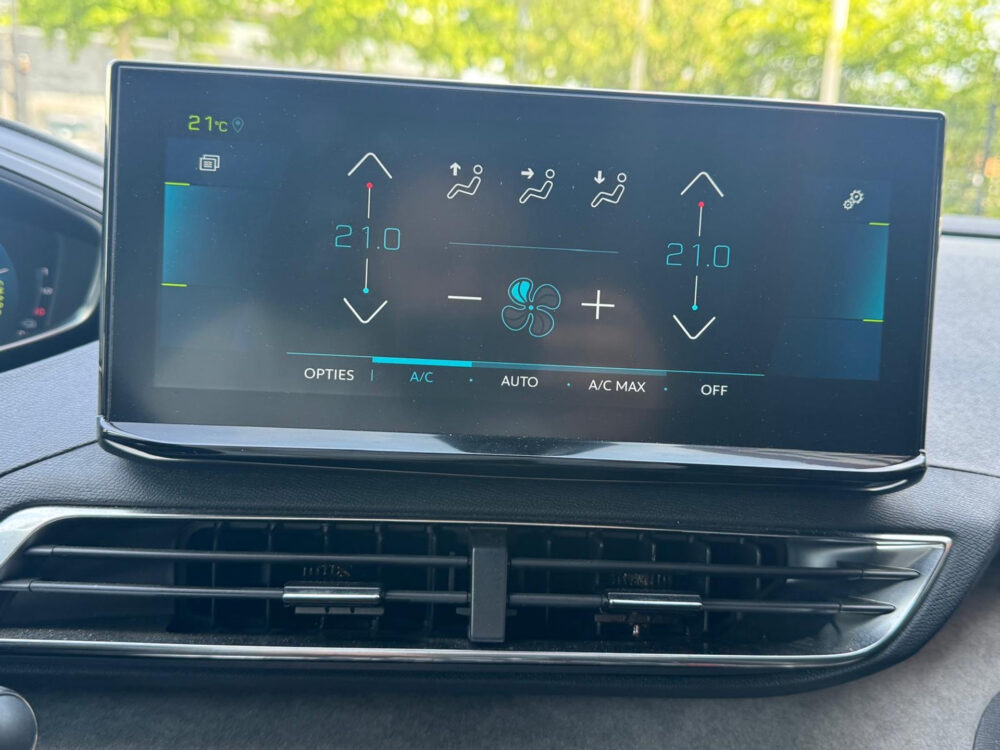 Peugeot 3008 1.6 HYbrid 225 GT // SCHUIF-KANTELDAK // ADAPT. CRUISE // DODEHOEK // ELEK. ACHTERKLEP // 360 CAMERA // NAVI+CARPLAY // 22