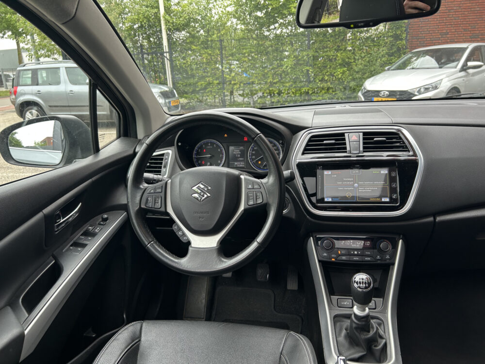 Suzuki S-Cross 1.4 Boosterjet AllGrip Style Smart Hybrid // FULL LED // LEDER // PANO/SCHUIFKANTELDAK // ADAPTIVE CRUISE // NAVI + CARPLAY // C 7