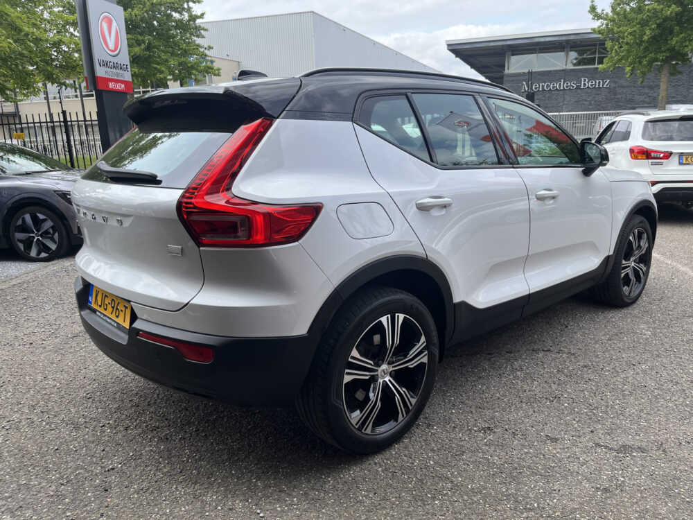 Volvo XC40 1.5 T5 Recharge R-Design // LEDER // ELEK. STOELEN+GEHEUGEN // HARMAN&KARDON // CAMERA // 6