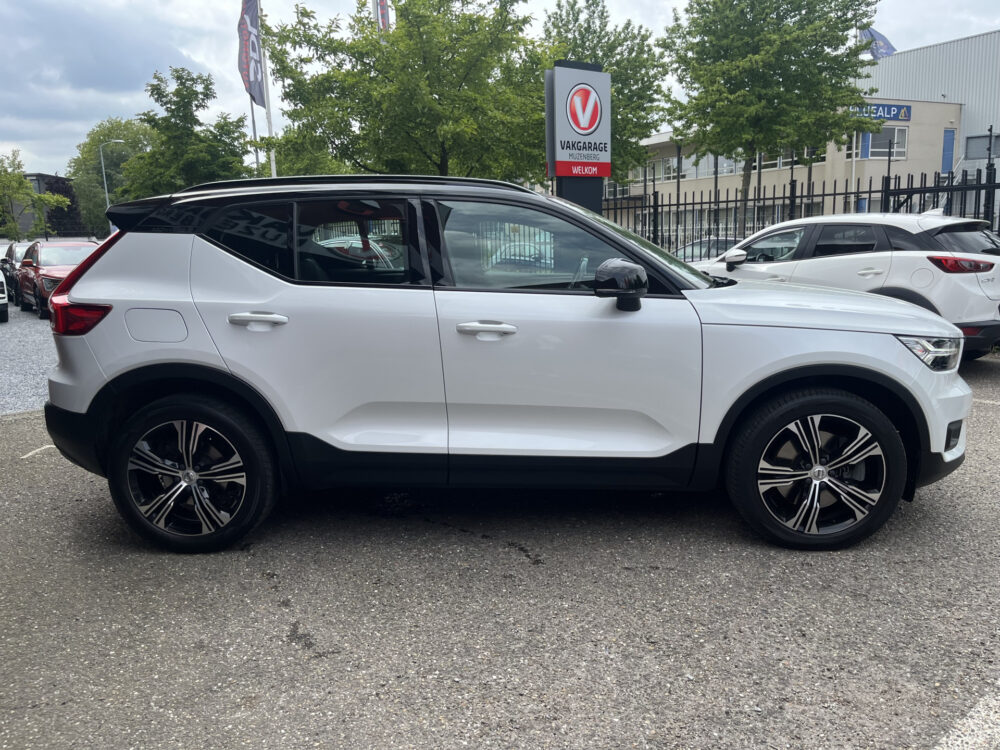 Volvo XC40 1.5 T5 Recharge R-Design // LEDER // ELEK. STOELEN+GEHEUGEN // HARMAN&KARDON // CAMERA // 7