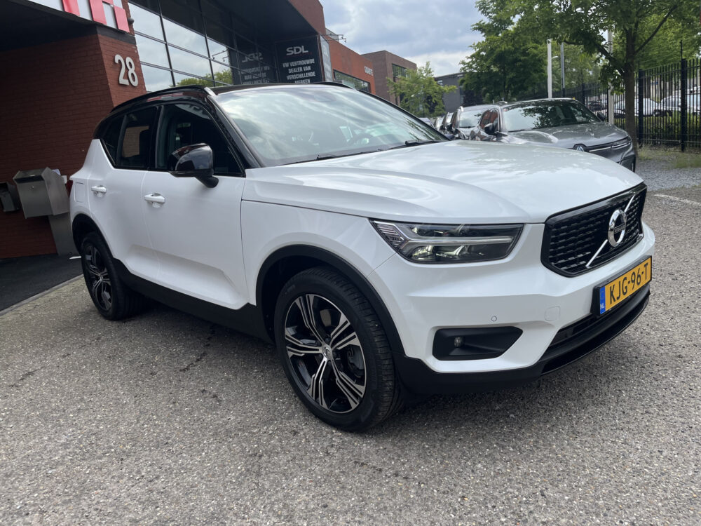 Volvo XC40 1.5 T5 Recharge R-Design // LEDER // ELEK. STOELEN+GEHEUGEN // HARMAN&KARDON // CAMERA // 8
