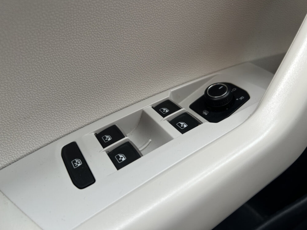 Volkswagen Polo 1.0 TSI Beats GOED ONDERHOUDEN!! // FULL LED // APPLE CARPLAY / ANDROID AUTO // STOELVERWARMING // PDC V+A 23