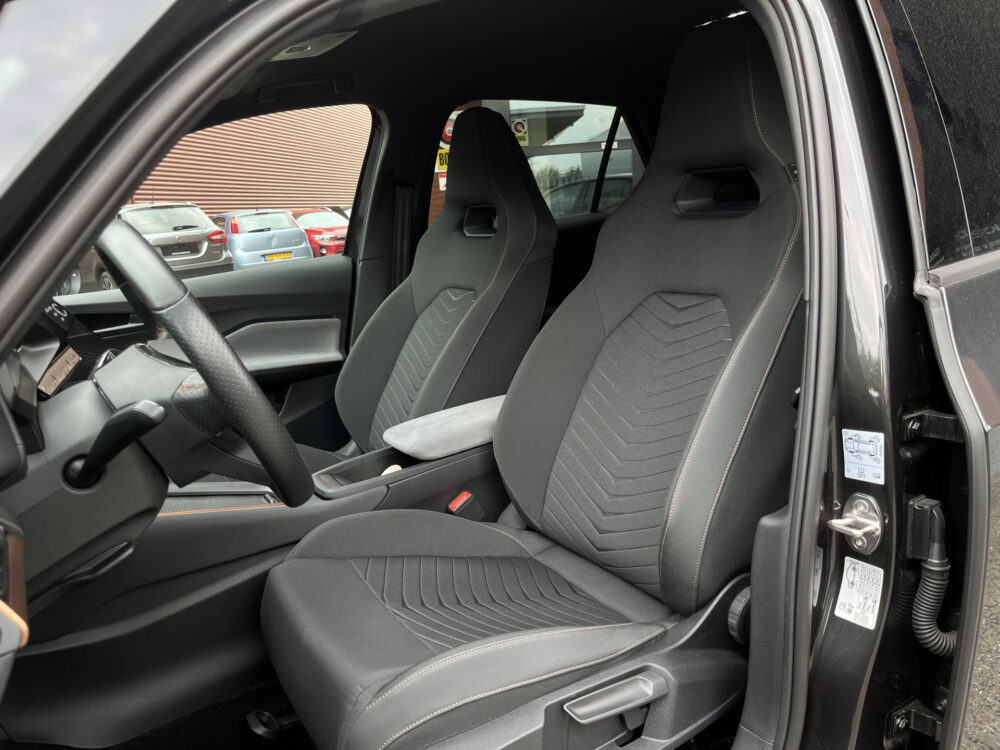 CUPRA Born Business Plus 62 kWh // ADAPT. CRUISE // FULL LED // CAMERA+SENSOREN // SFEERVERLICHTING // NAVI+CARPLAY // 13