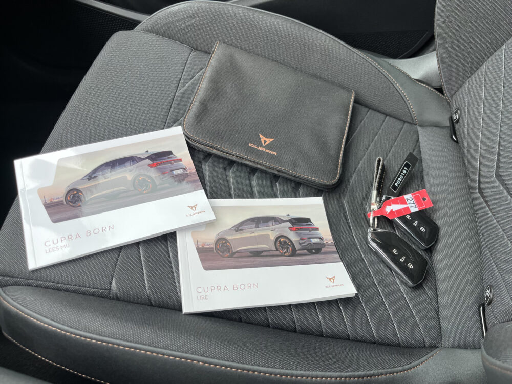 CUPRA Born Business Plus 62 kWh // ADAPT. CRUISE // FULL LED // CAMERA+SENSOREN // SFEERVERLICHTING // NAVI+CARPLAY // 5