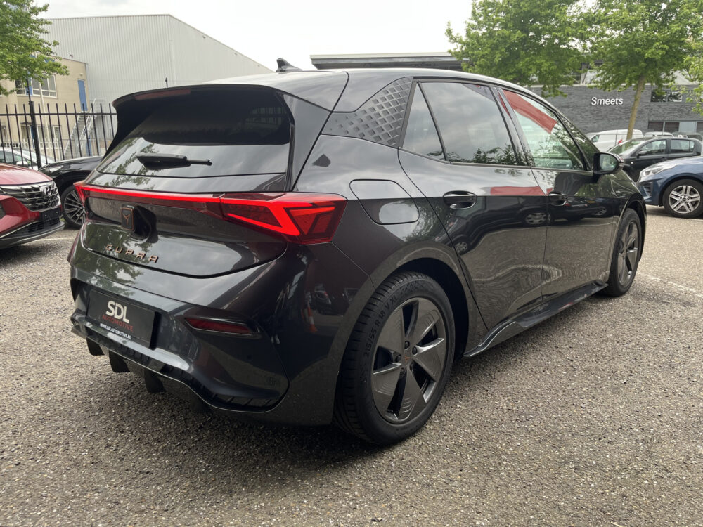 CUPRA Born Business Plus 62 kWh // ADAPT. CRUISE // FULL LED // CAMERA+SENSOREN // SFEERVERLICHTING // NAVI+CARPLAY // 6