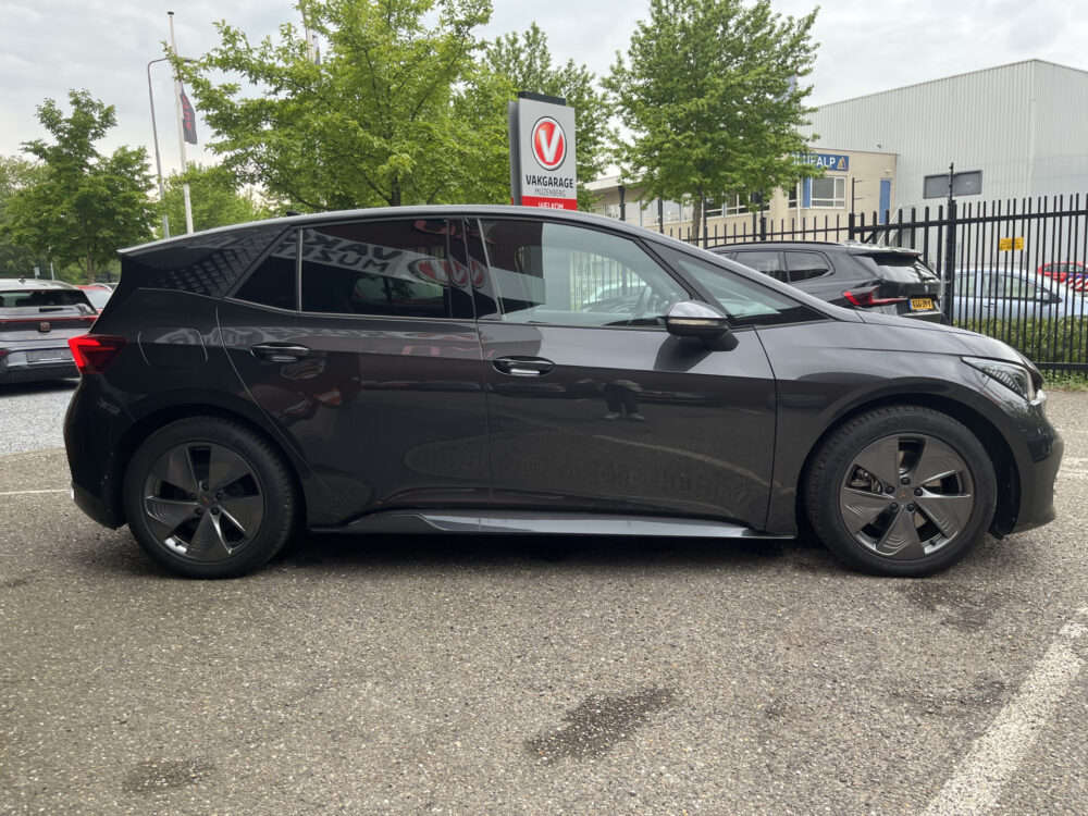 CUPRA Born Business Plus 62 kWh // ADAPT. CRUISE // FULL LED // CAMERA+SENSOREN // SFEERVERLICHTING // NAVI+CARPLAY // 7