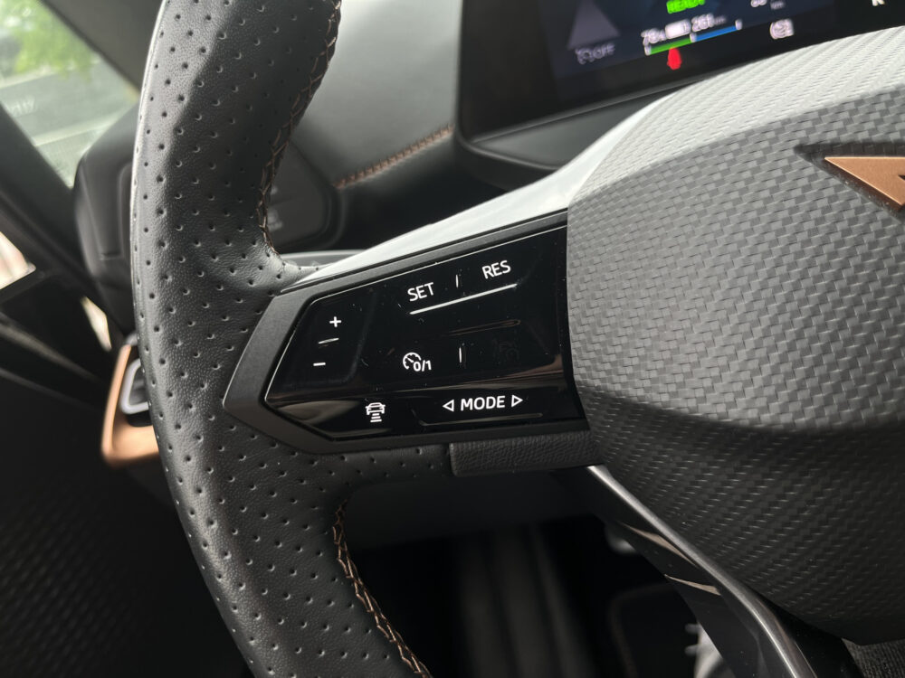 CUPRA Born Business Plus 62 kWh // ADAPT. CRUISE // FULL LED // CAMERA+SENSOREN // SFEERVERLICHTING // NAVI+CARPLAY // 13