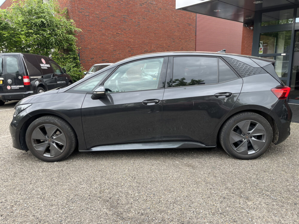 CUPRA Born Business Plus 62 kWh // ADAPT. CRUISE // FULL LED // CAMERA+SENSOREN // SFEERVERLICHTING // NAVI+CARPLAY // 2