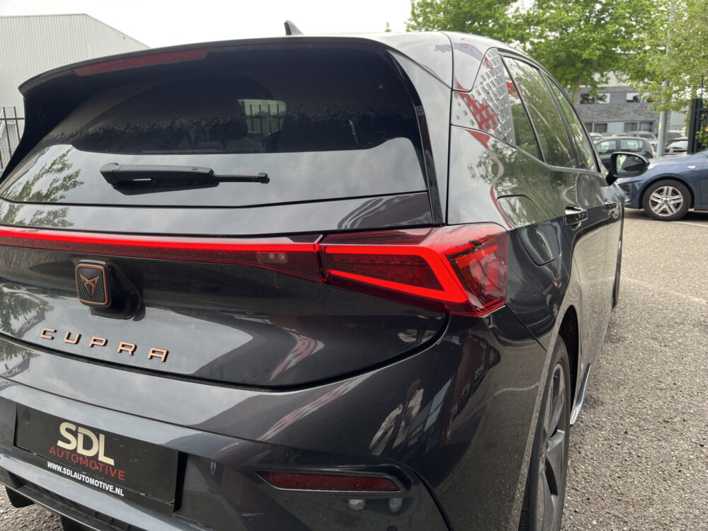 CUPRA Born Business Plus 62 kWh // ADAPT. CRUISE // FULL LED // CAMERA+SENSOREN // SFEERVERLICHTING // NAVI+CARPLAY // 7