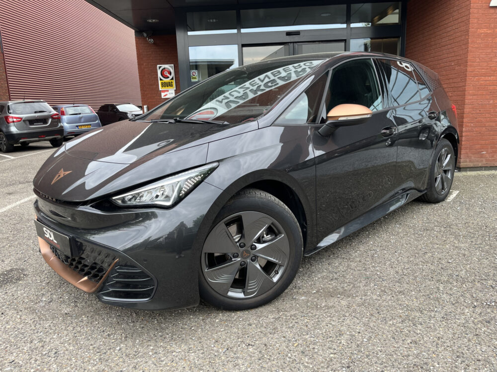 CUPRA Born Business Plus Copper 62 kWh // ADAPT. CRUISE // FULL LED // CAMERA+SENSOREN // SFEERVERLICHTING // NAVI+CARPLAY // 1