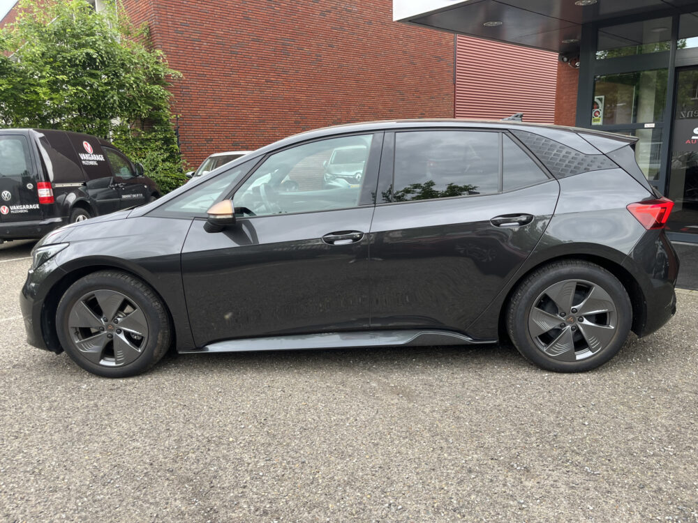 CUPRA Born Business Plus Copper 62 kWh // ADAPT. CRUISE // FULL LED // CAMERA+SENSOREN // SFEERVERLICHTING // NAVI+CARPLAY // 2