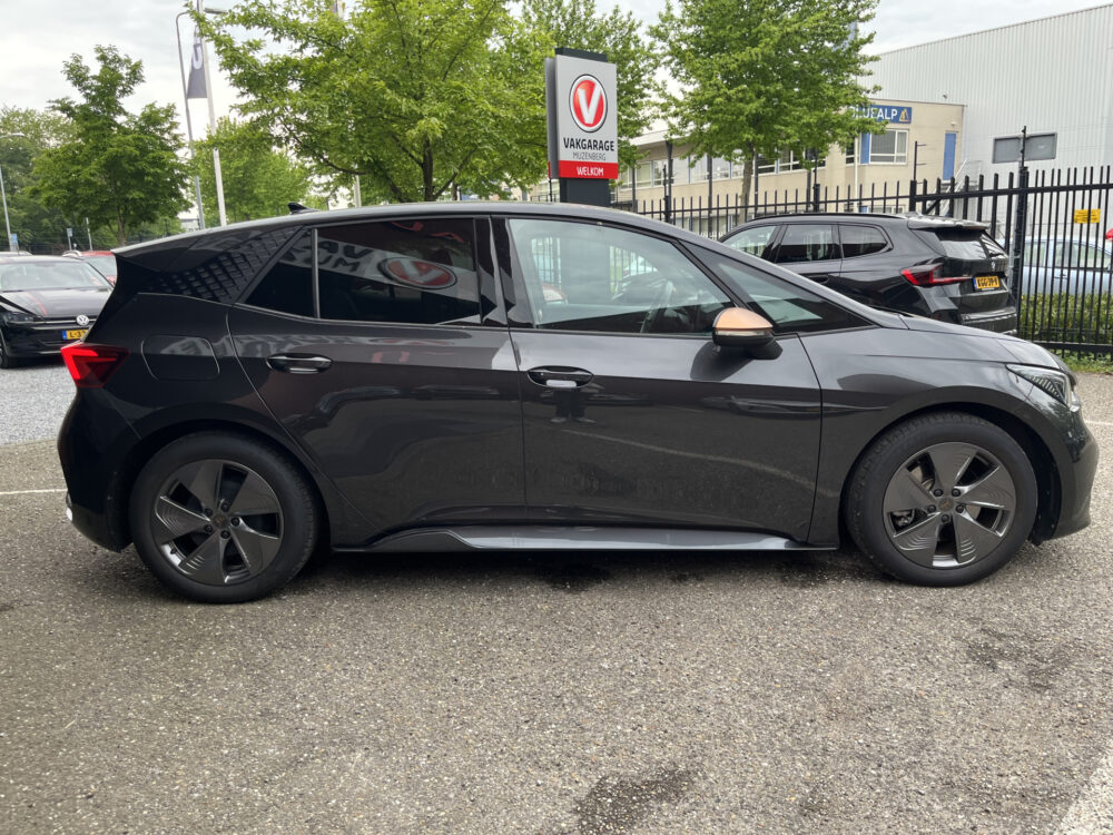 CUPRA Born Business Plus Copper 62 kWh // ADAPT. CRUISE // FULL LED // CAMERA+SENSOREN // SFEERVERLICHTING // NAVI+CARPLAY // 6
