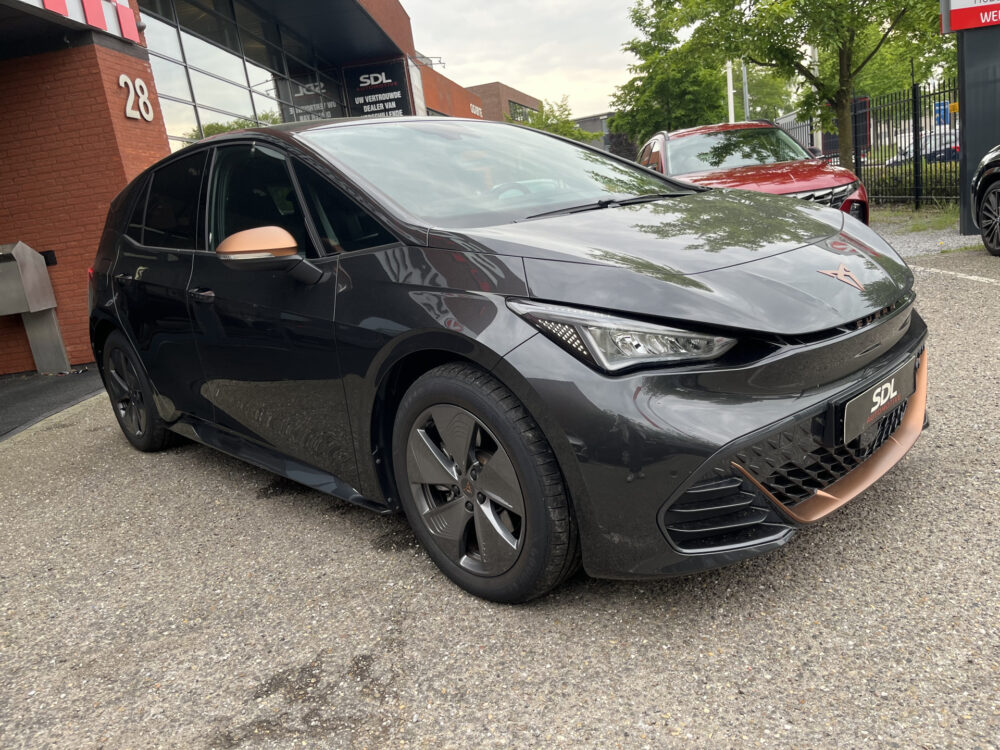 CUPRA Born Business Plus Copper 62 kWh // ADAPT. CRUISE // FULL LED // CAMERA+SENSOREN // SFEERVERLICHTING // NAVI+CARPLAY // 7