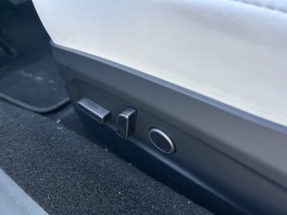 Tesla Model 3 HIGHLAND RWD 60KWH // PANO // CAMERA // ADAPTIVE CRUISE // SFEERVERLICHTING // LEDER 17