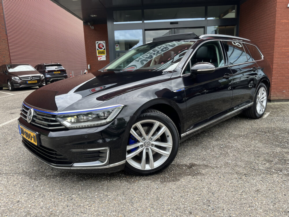 Volkswagen Passat Variant 1.4 TSI GTE // VIRTUAL COCKPIT // HALF LEDER-ALCANTARA // ADAPT. CRUISE // SCHUIF-KANTELDAK // KEYLESS // CAMERA // ELEK 1