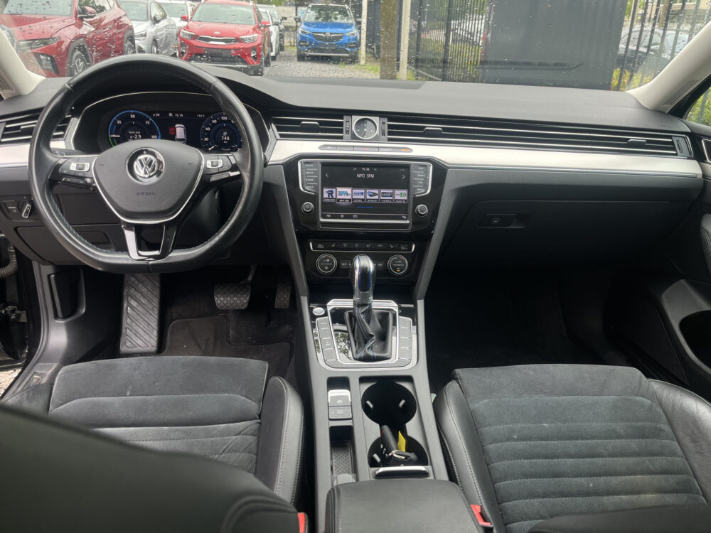Volkswagen Passat Variant 1.4 TSI GTE // VIRTUAL COCKPIT // HALF LEDER-ALCANTARA // ADAPT. CRUISE // SCHUIF-KANTELDAK // KEYLESS // CAMERA // ELEK 19