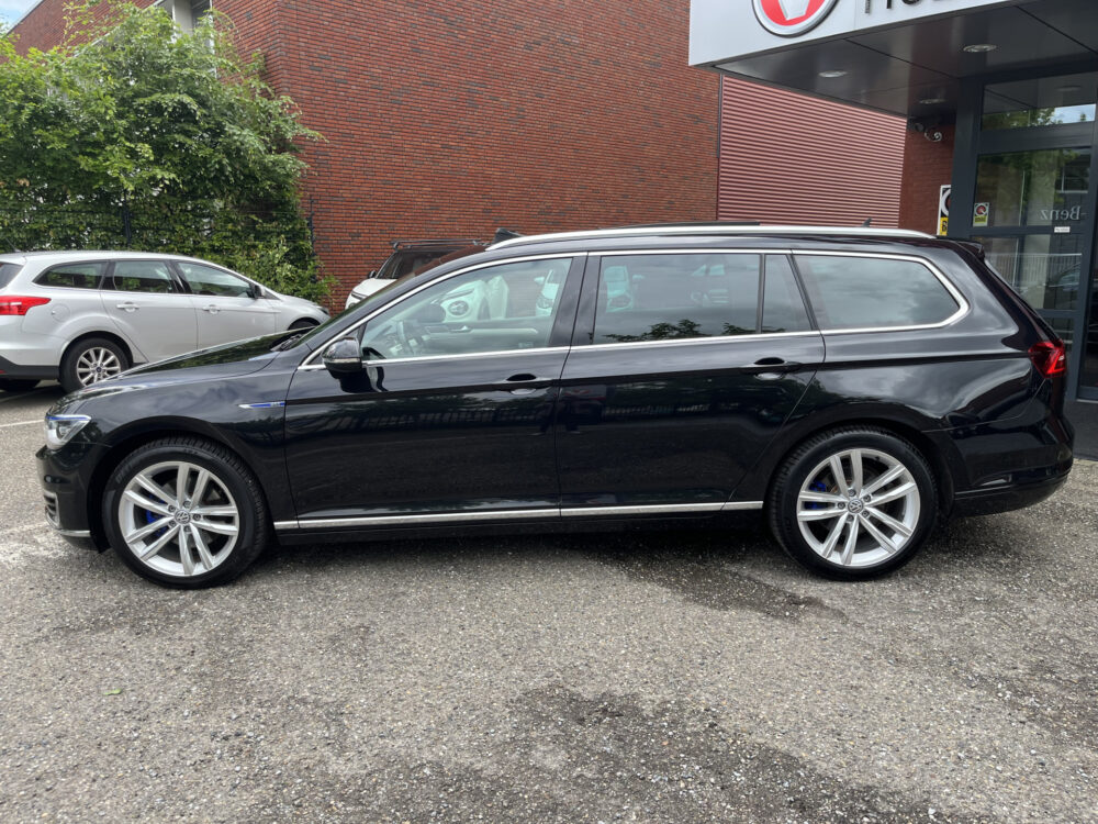 Volkswagen Passat Variant 1.4 TSI GTE // VIRTUAL COCKPIT // HALF LEDER-ALCANTARA // ADAPT. CRUISE // SCHUIF-KANTELDAK // KEYLESS // CAMERA // ELEK 2