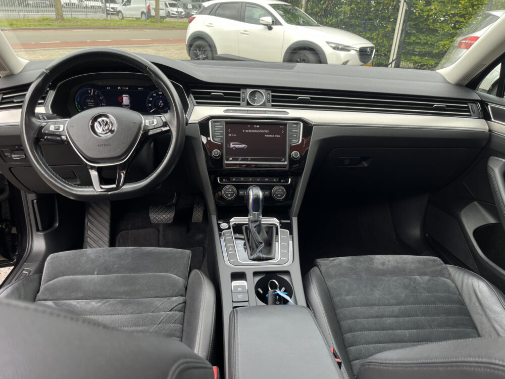 Volkswagen Passat Variant 1.4 TSI GTE // VIRTUAL COCKPIT // HALF LEDER-ALCANTARA // ADAPT. CRUISE // SCHUIF-KANTELDAK // KEYLESS // CAMERA // ELEK 23