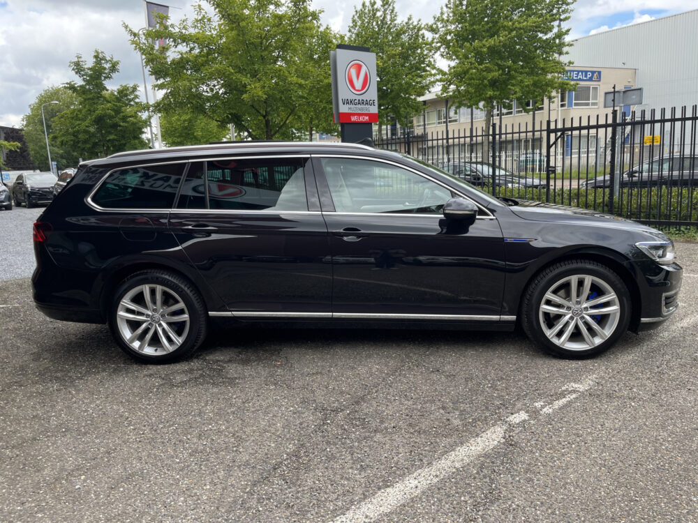 Volkswagen Passat Variant 1.4 TSI GTE // VIRTUAL COCKPIT // HALF LEDER-ALCANTARA // ADAPT. CRUISE // SCHUIF-KANTELDAK // KEYLESS // CAMERA // ELEK 8