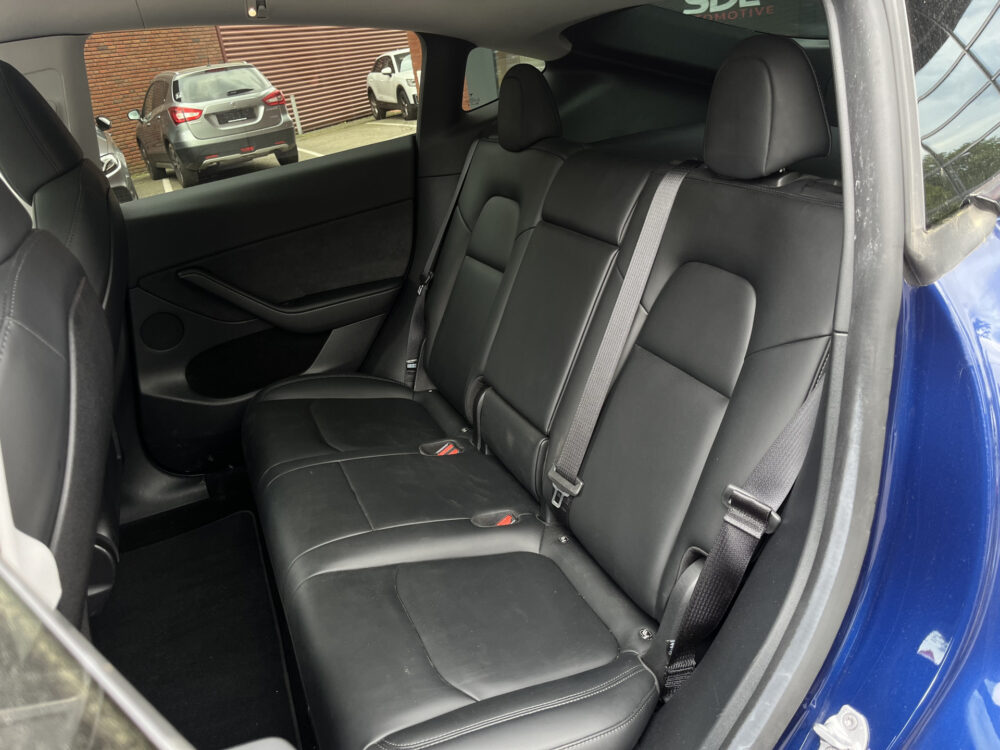 Tesla Model Y RWD 60 kWh 1e EIGENAAR SOH 92% // PANODAK // NAVI // ADAPTIVE CRUISE // CLIMA // AUTOPILOT // 360 CAMERA // LEDEREN BEKLEDING // 20