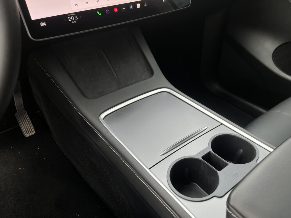 Tesla Model Y RWD 60 kWh 1e EIGENAAR SOH 92% // PANODAK // NAVI // ADAPTIVE CRUISE // CLIMA // AUTOPILOT // 360 CAMERA // LEDEREN BEKLEDING // 25