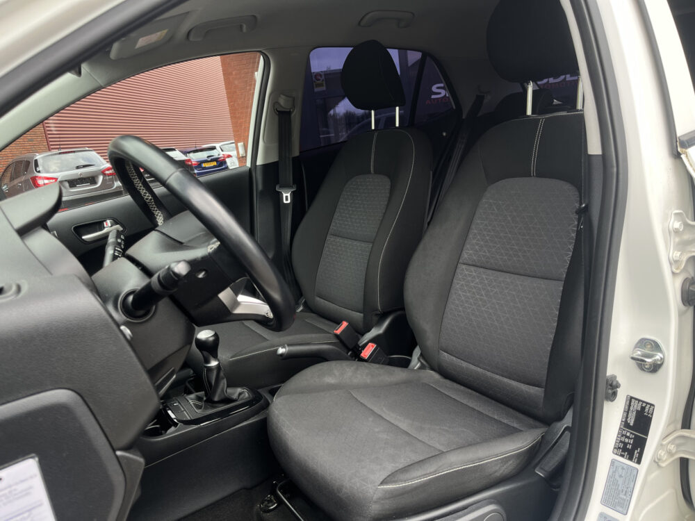 Kia Picanto 1.0 CVVT DynamicPlusLine // NAVI+CARPLAY // CLIMA CONTROL // CRUISE // CAMERA // LED // 12