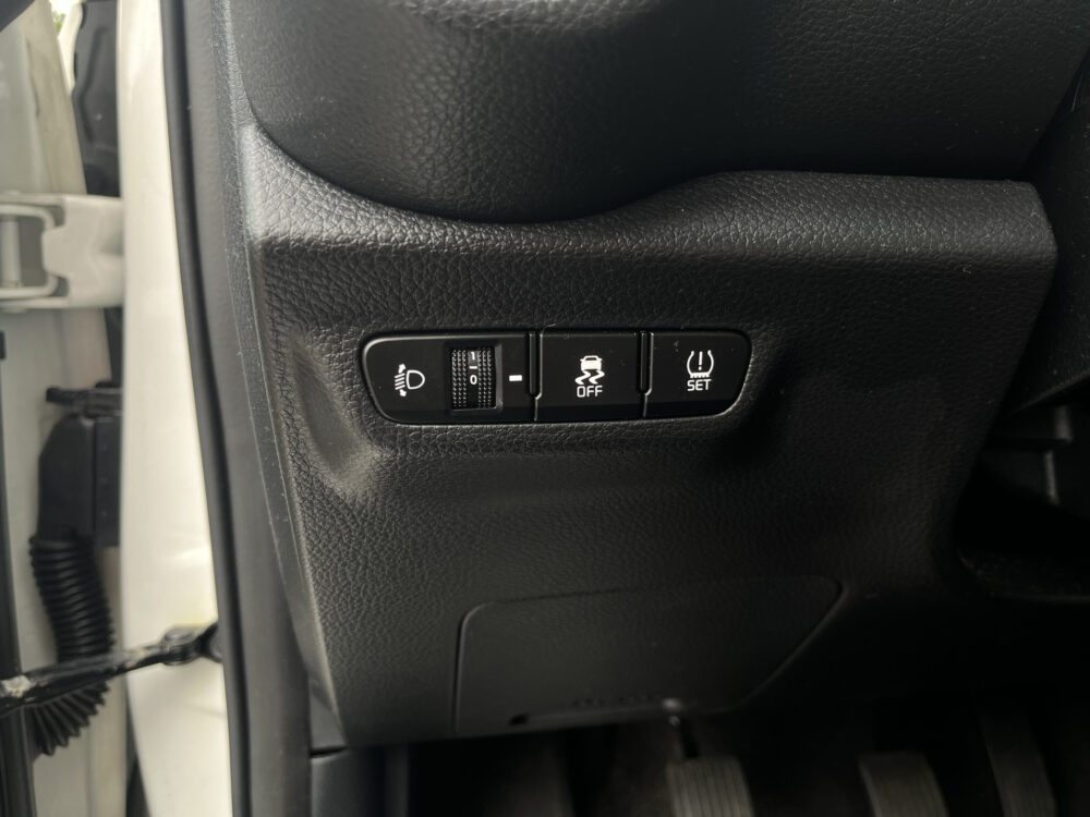 Kia Picanto 1.0 CVVT DynamicPlusLine // NAVI+CARPLAY // CLIMA CONTROL // CRUISE // CAMERA // LED // 16