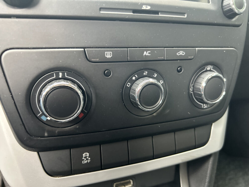 Škoda Yeti 1.2 TSI Ambition // CRUISE // AIRCO // BLUETOOTH // TREKHAAK // 17