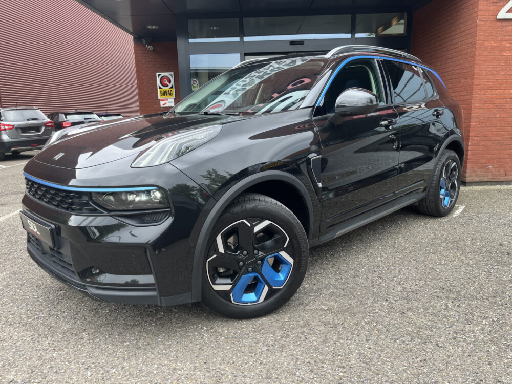 Lynk & Co 01 1.5 // INFINITY SOUND // SCHUIF-KANTELDAK // NAVI+CARPLAY // ELEK. ACHTERKLEP // ADAPTIVE CRUISE // STOELVERWARMING // 1