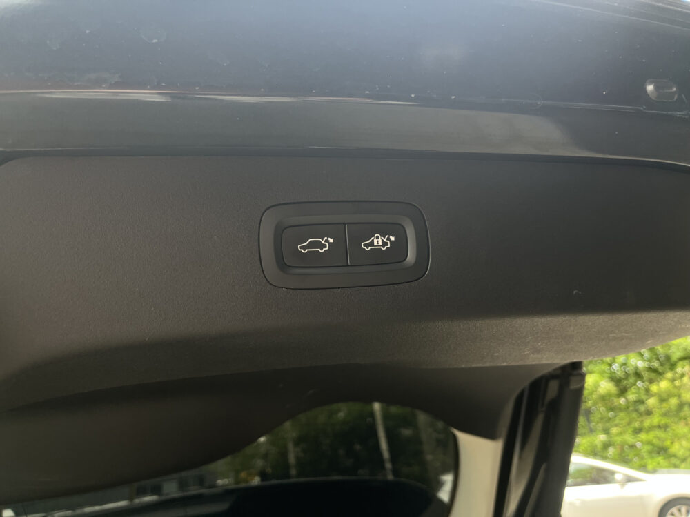 Lynk & Co 01 1.5 // INFINITY SOUND // SCHUIF-KANTELDAK // NAVI+CARPLAY // ELEK. ACHTERKLEP // ADAPTIVE CRUISE // STOELVERWARMING // 15