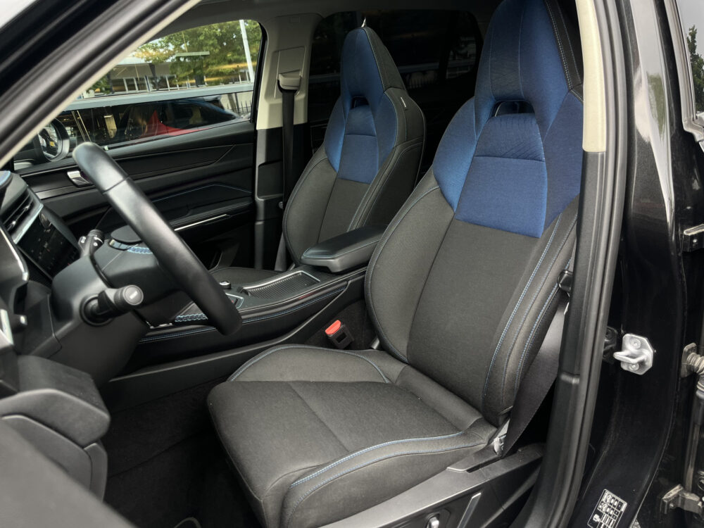 Lynk & Co 01 1.5 // INFINITY SOUND // SCHUIF-KANTELDAK // NAVI+CARPLAY // ELEK. ACHTERKLEP // ADAPTIVE CRUISE // STOELVERWARMING // 18