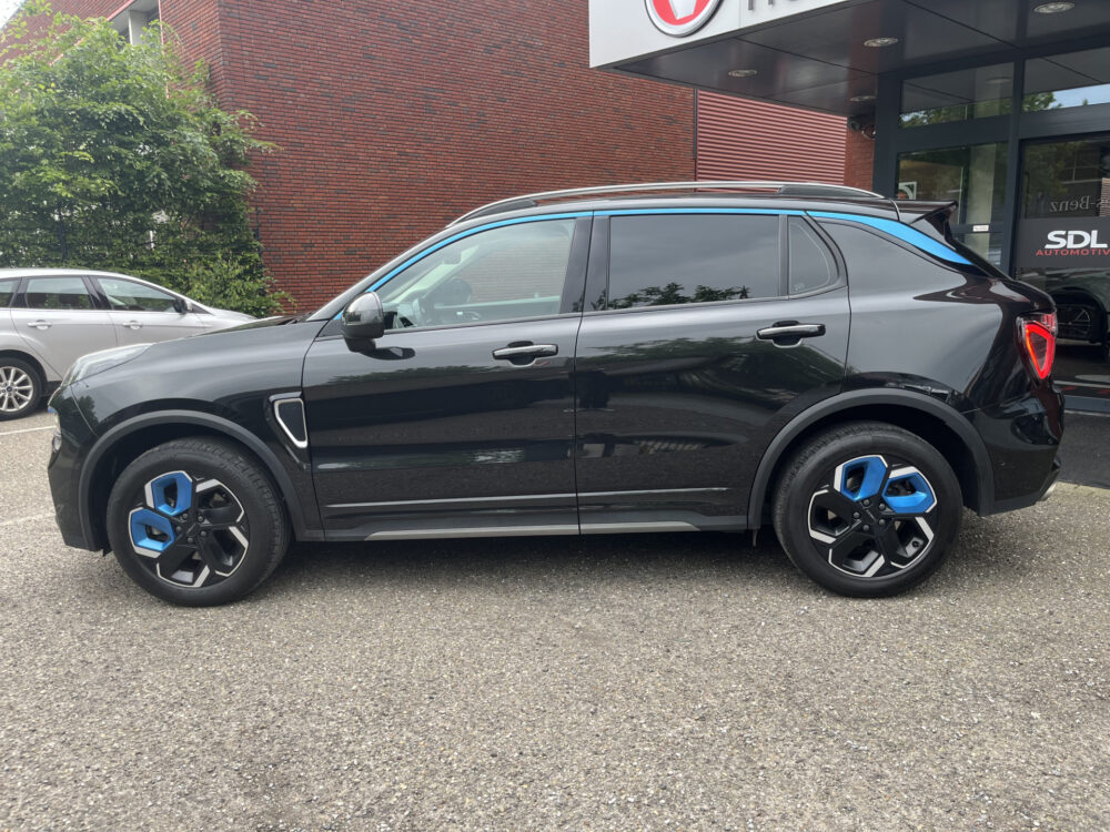 Lynk & Co 01 1.5 // INFINITY SOUND // SCHUIF-KANTELDAK // NAVI+CARPLAY // ELEK. ACHTERKLEP // ADAPTIVE CRUISE // STOELVERWARMING // 2