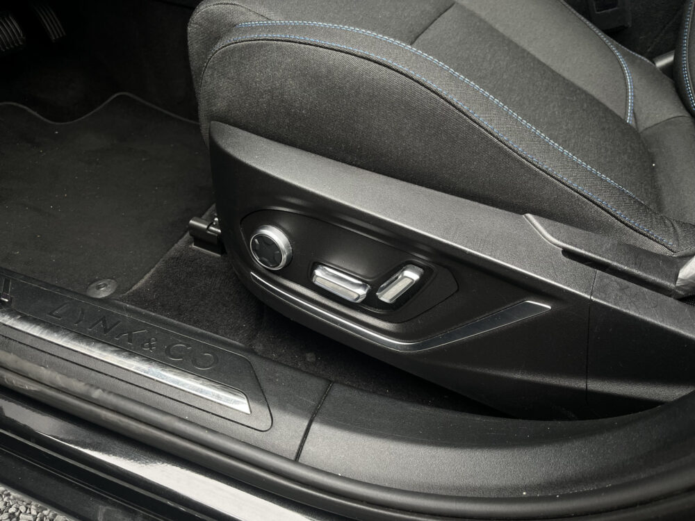 Lynk & Co 01 1.5 // INFINITY SOUND // SCHUIF-KANTELDAK // NAVI+CARPLAY // ELEK. ACHTERKLEP // ADAPTIVE CRUISE // STOELVERWARMING // 20