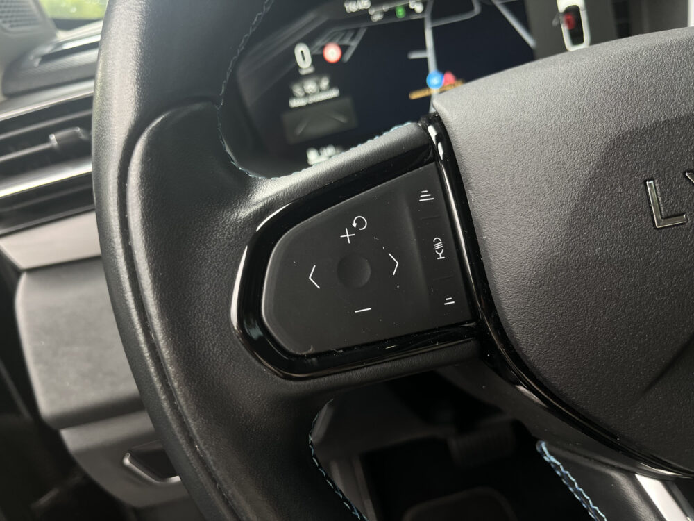 Lynk & Co 01 1.5 // INFINITY SOUND // SCHUIF-KANTELDAK // NAVI+CARPLAY // ELEK. ACHTERKLEP // ADAPTIVE CRUISE // STOELVERWARMING // 25