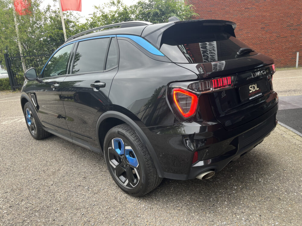Lynk & Co 01 1.5 // INFINITY SOUND // SCHUIF-KANTELDAK // NAVI+CARPLAY // ELEK. ACHTERKLEP // ADAPTIVE CRUISE // STOELVERWARMING // 3