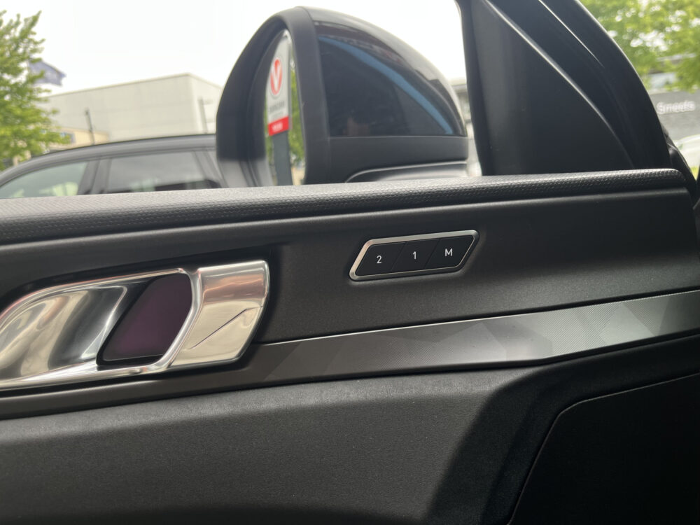 Lynk & Co 01 1.5 // INFINITY SOUND // SCHUIF-KANTELDAK // NAVI+CARPLAY // ELEK. ACHTERKLEP // ADAPTIVE CRUISE // STOELVERWARMING // 34
