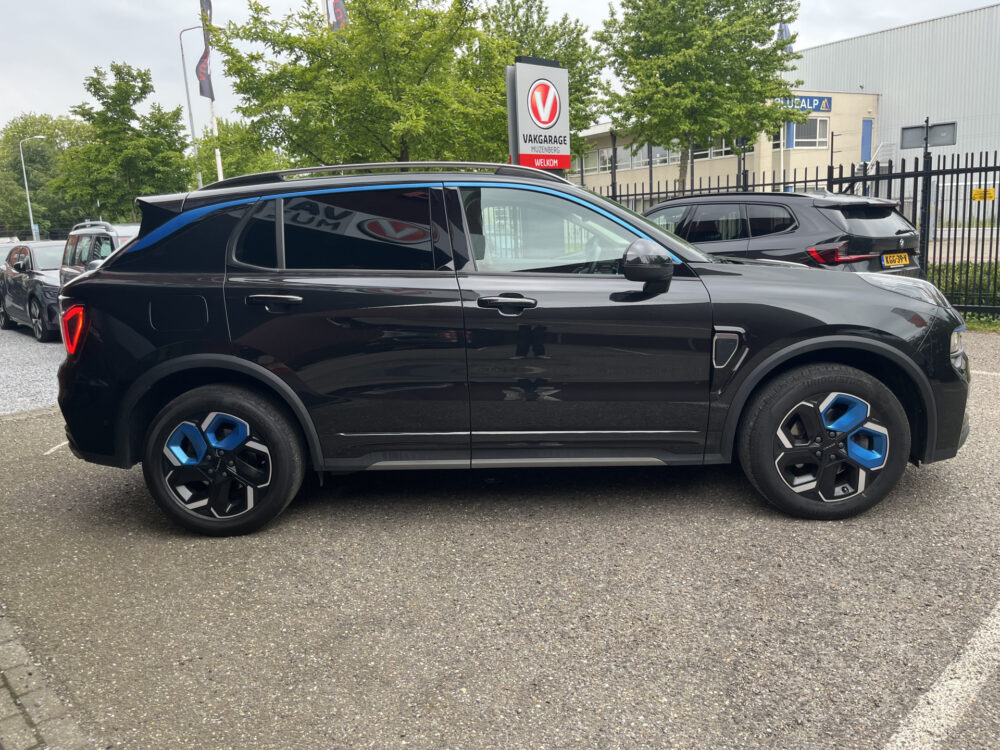Lynk & Co 01 1.5 // INFINITY SOUND // SCHUIF-KANTELDAK // NAVI+CARPLAY // ELEK. ACHTERKLEP // ADAPTIVE CRUISE // STOELVERWARMING // 7