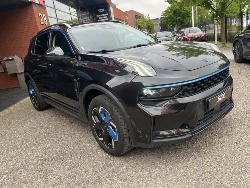 Lynk & Co 01 1.5 // INFINITY SOUND // SCHUIF-KANTELDAK // NAVI+CARPLAY // ELEK. ACHTERKLEP // ADAPTIVE CRUISE // STOELVERWARMING // 8